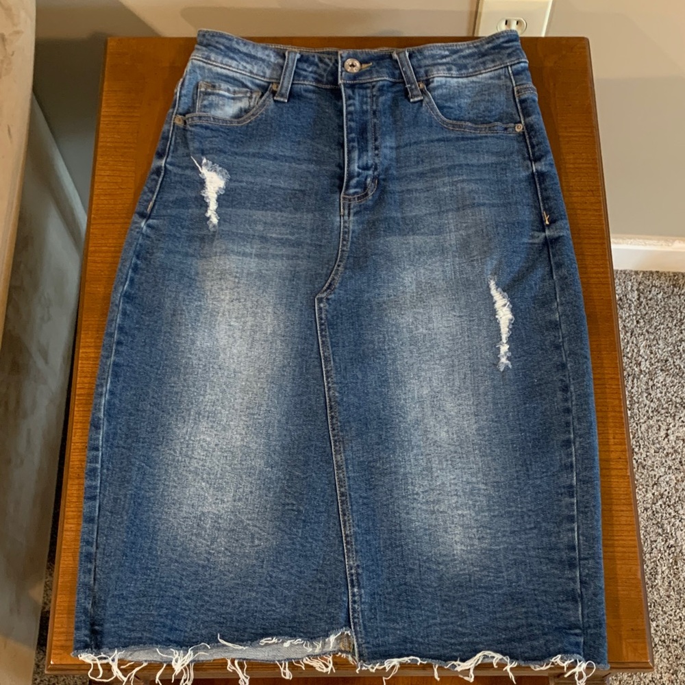 NWOT Black Label Blue Distressed Pencil Skirt